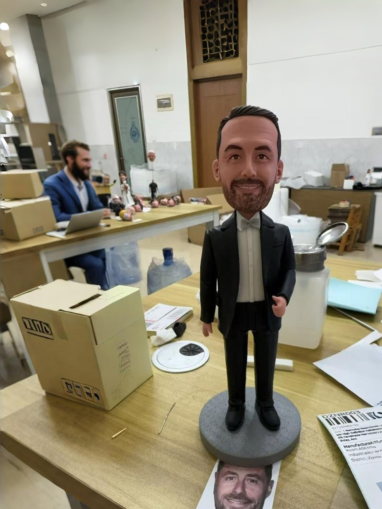 Custom bobblehead dolls, personalized clay figurine gifts